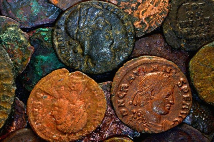 ボロボロの古銭の画像