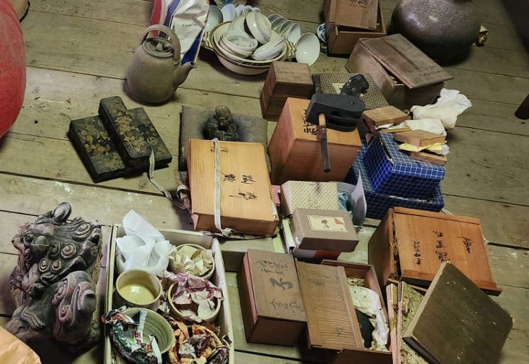 相場を調べる骨董品の品