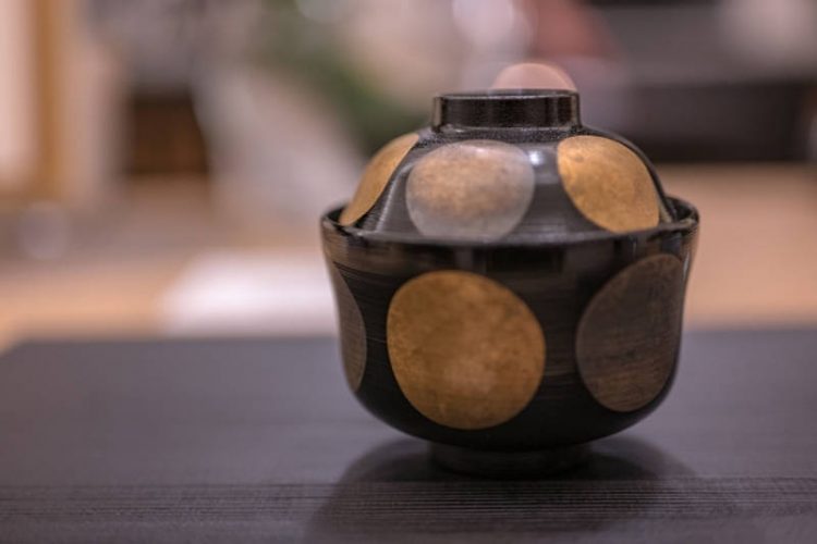 漆器の吸い物椀