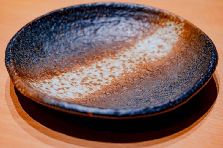 骨董品の器の皿