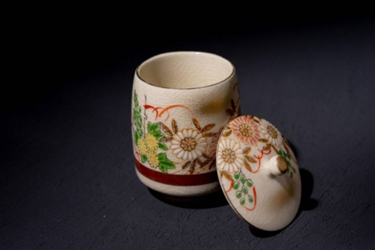 伝統工芸品の陶器
