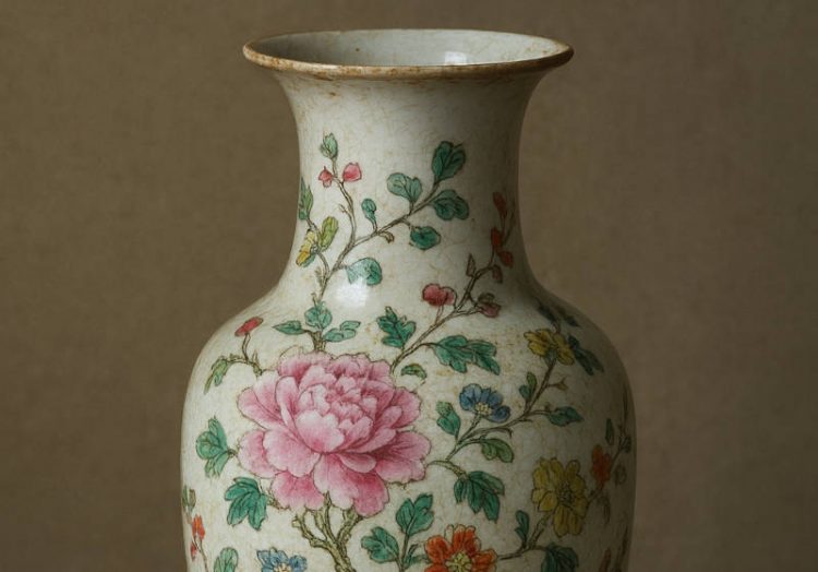 中国の古い粉彩花瓶