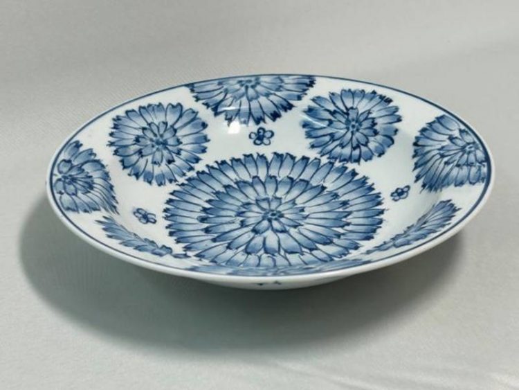 青花磁器の皿