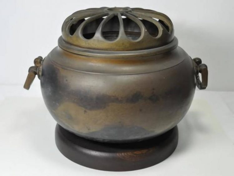 高岡銅器の香炉